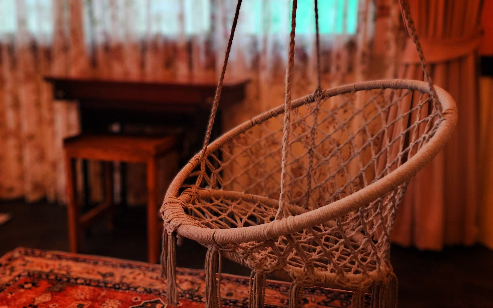 Stay in an intimate and cinematic theme room filled with mood, this room is perfect for couples, dreamers, and travelers looking for something unreal.